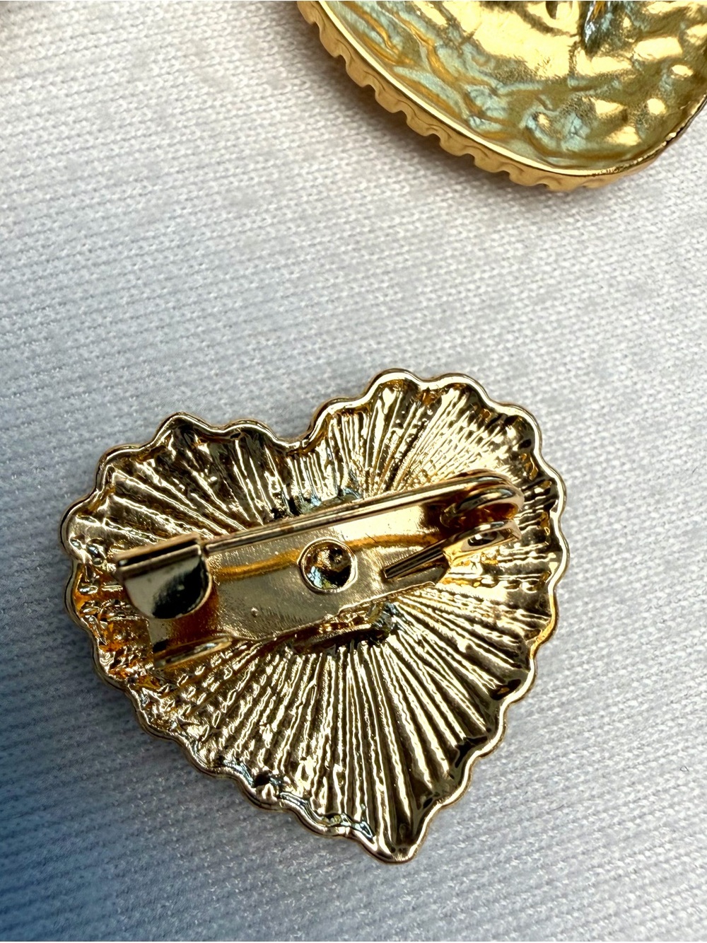 Vintage-Modern-Fashion 5-Brooch Bundle: Hearts, Sandor etc, GUC - Picture 10 of 13